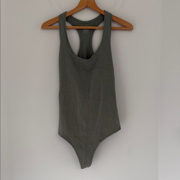 Organic Basics Sage Green Smooth Bodysuit Size Large - Picture 2 of 7